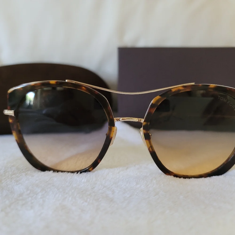 Tom Ford Sunglasses - Picture 11 of 12
